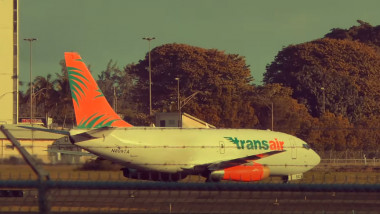 Avion cargo al companiei Transair.