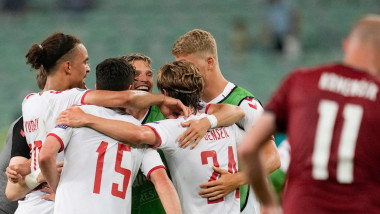 jucatorii danezi se bucura pentru calificarea in semifinalele euro 2020