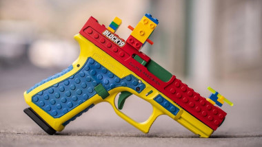 Pistolul Block 19, o armă Glock care aduce cu o jucărie LEGO