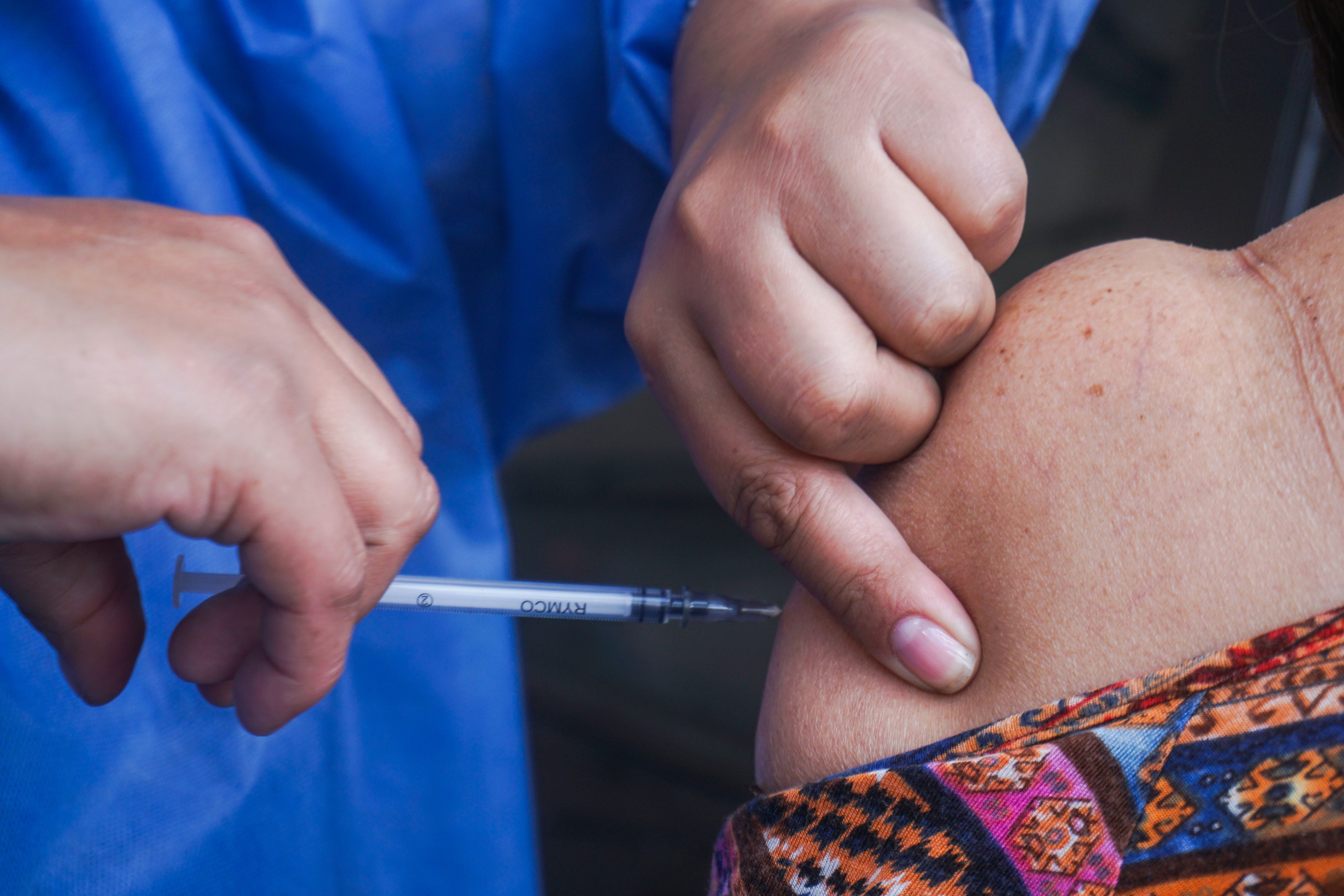China va întări imunitatea populației cu o a treia doza de vaccin, dar nu cu unul chinezesc