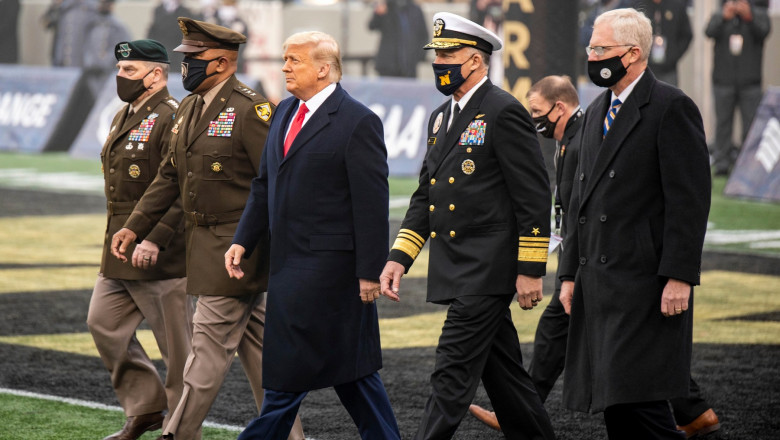 Donald Trump și șefi ai armatei SUA