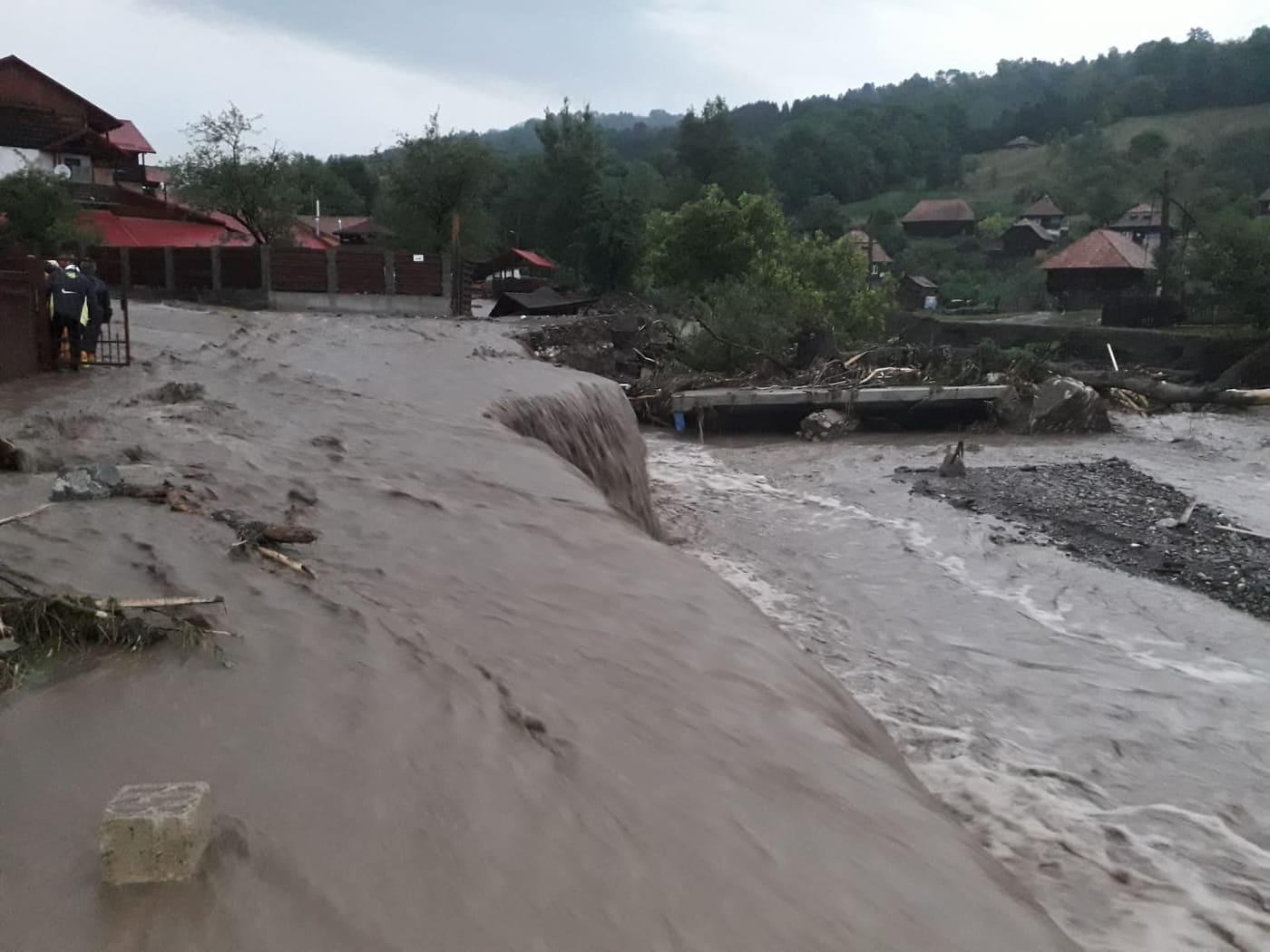 Cod galben de inundaţii în patru judeţe, începând de joi dimineaţa
