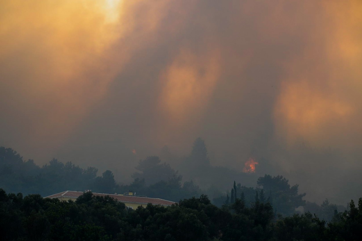 Wildfire On Samos Island Forces Evacuation Of Greek Holiday Resort