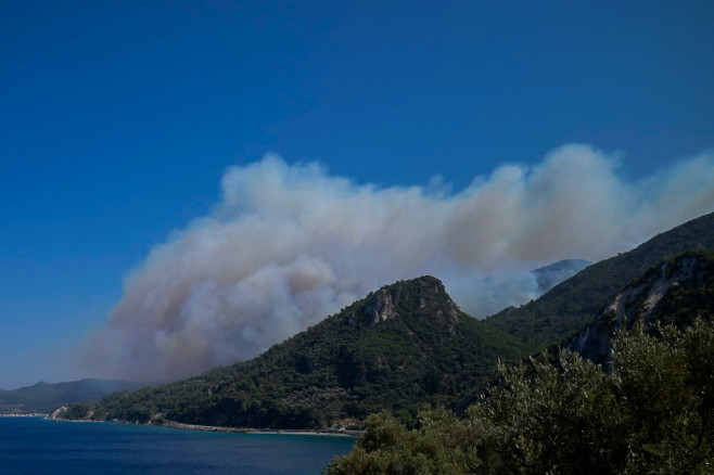 Wildfire On Samos Island Forces Evacuation Of Greek Holiday Resort