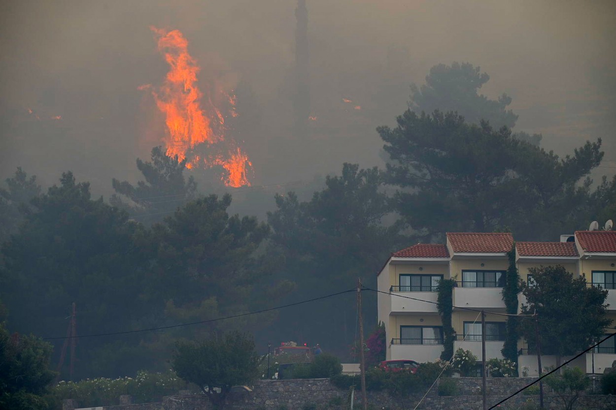 Wildfire On Samos Island Forces Evacuation Of Greek Holiday Resort