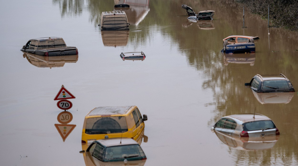 Valurile de căldură extremă și inundațiile devastatoare au devenit noul normal. Avertisment înainte de summit-ul ONU pentru climă