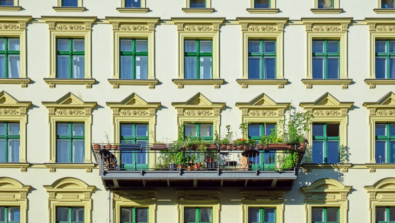 Fațadă de bloc renovat în Germania
