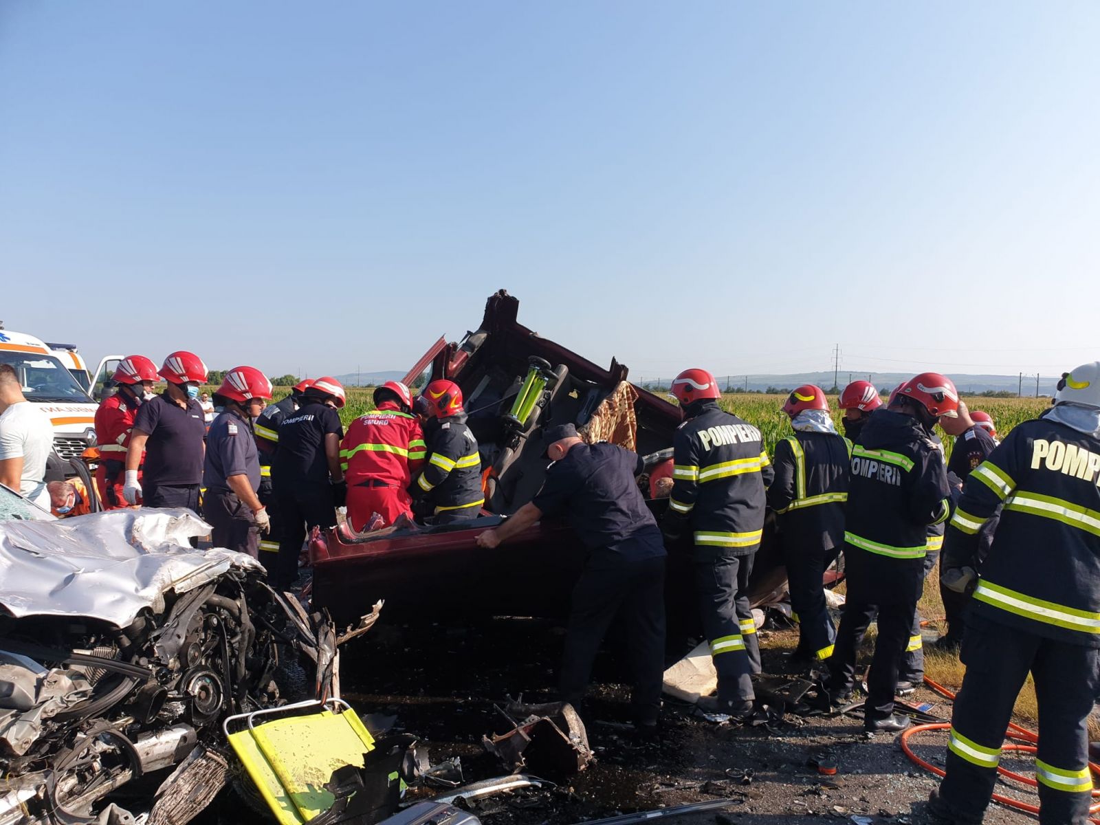7 morți într-un accident grav produs pe E85, în Bacău. Alte două victime sunt în stare gravă