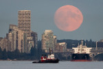 Vancouver Moonrise, Vancouver, Canada - 22 Jul 2021