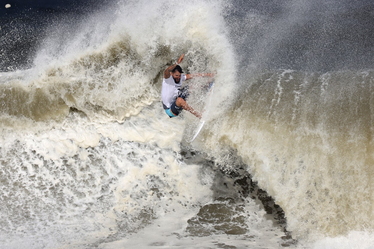 italo Ferreira jo2020 surfing 6profimedia