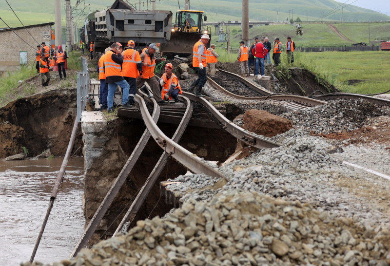 Reconstruction of railway bridge destroyed by flooding in Russia's Transbaikal Territory