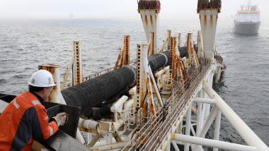 Lucrări de instalare submbarină a gazoductului Nord Stream 2.
