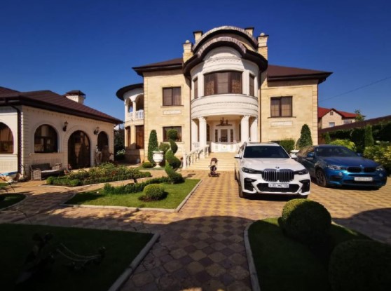 Vila somptuoasă a lui Alexei Safonov
