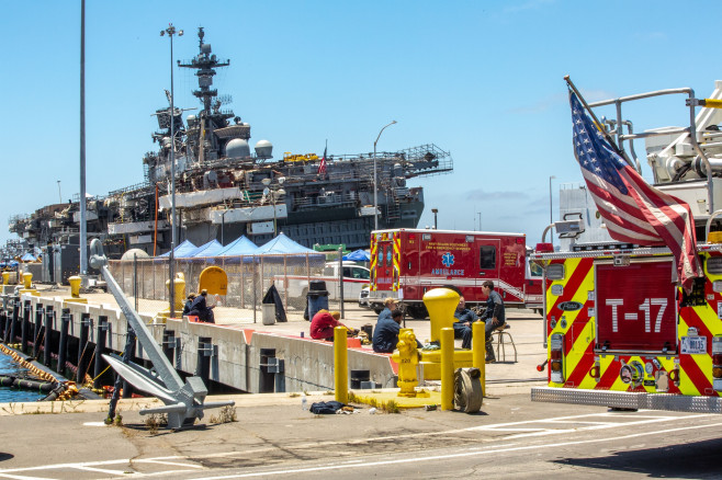 incendiu USS Richard Bonhomme