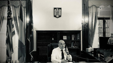Andrei Muraru, Ambasadorul României la Washington, D. C în birou