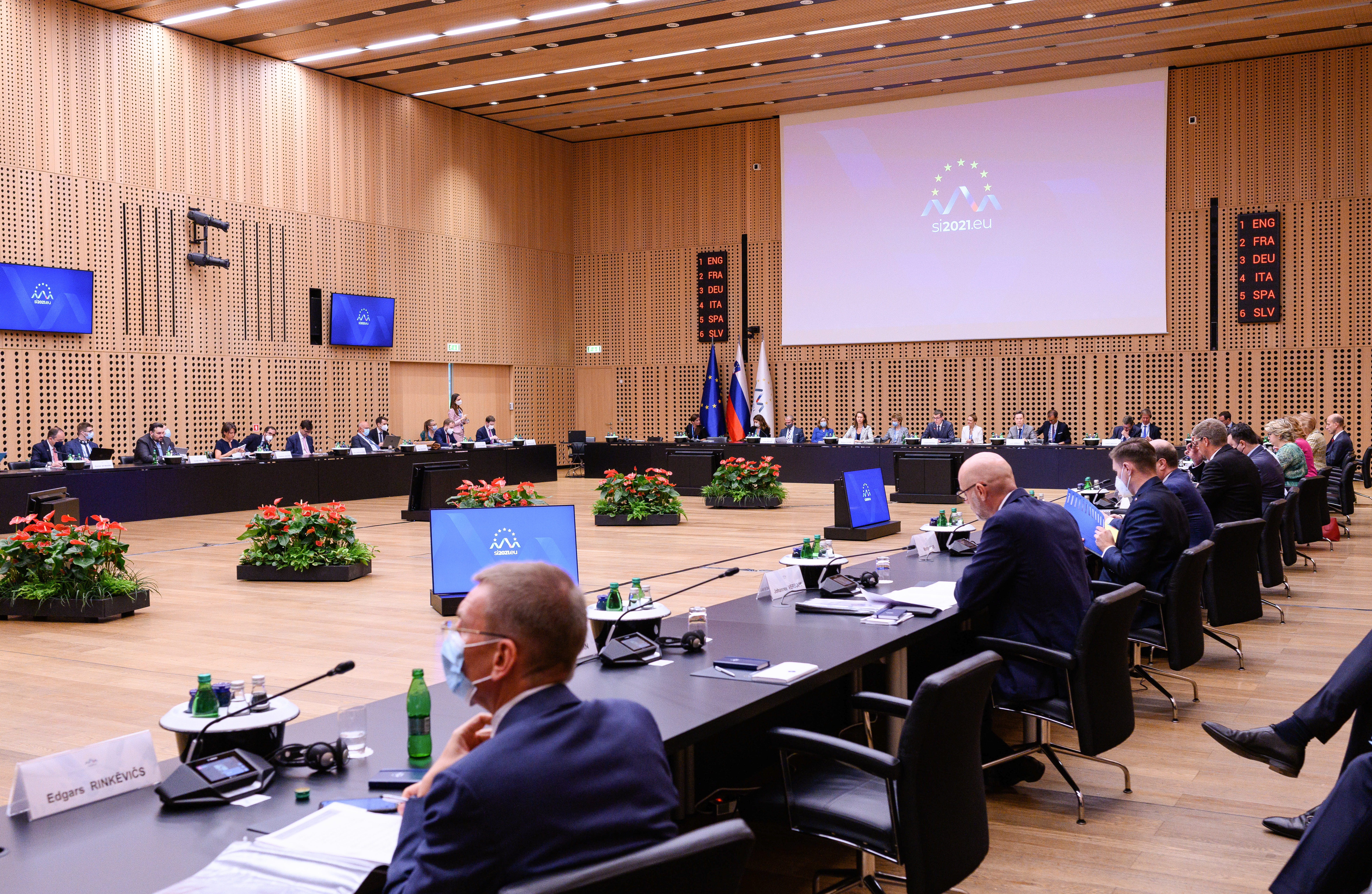 Miniștrii de externe ai UE discută astăzi la Luxemburg despre războiul din Ucraina. La Consiliul Afaceri Externe participă și Oana Țoiu
