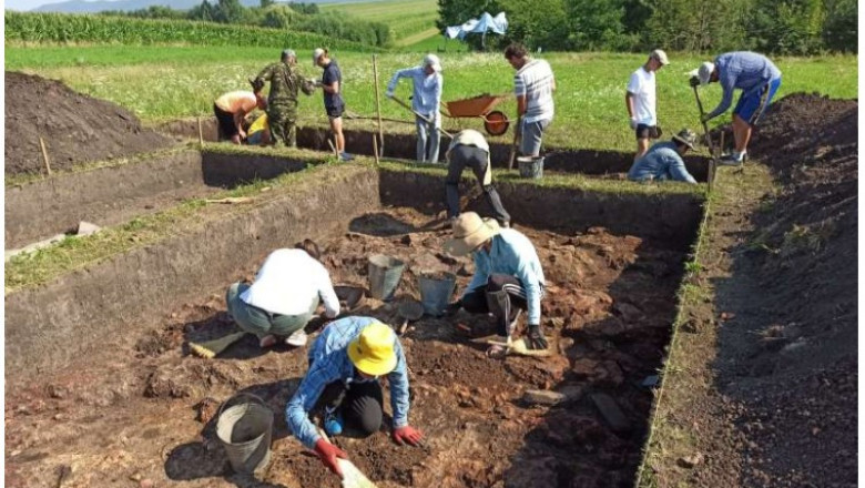 O construcţie a culturii Precucuteni a fost găsită la Topoliţa