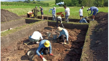 O construcţie a culturii Precucuteni a fost găsită la Topoliţa