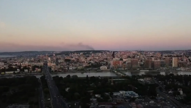 fum de la incendiul de la groapa de gunoi in belgrad