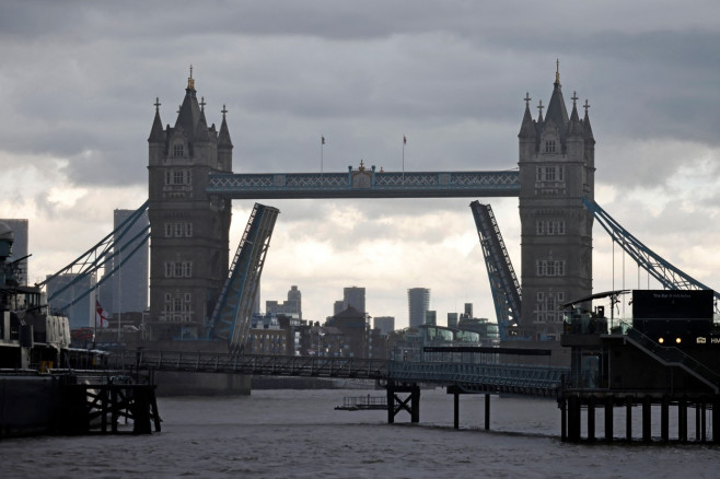 Tower Bridge din Londra