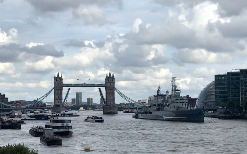 Tower Bridge din Londra