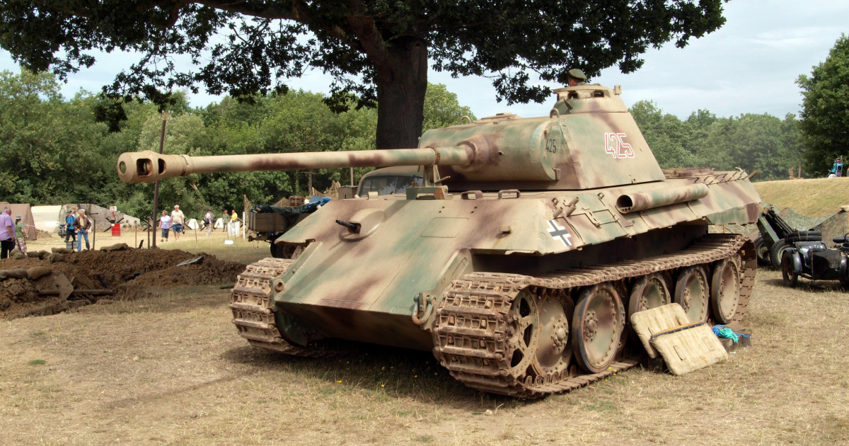 Лучший немецкий танк. Танк пантера 2. Немецкий танк пантера 2 мировой войны. Пантера PZKPFW V Panther. Танк т-6 пантера.