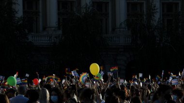 Participanti la marsul Bucharest Pride
