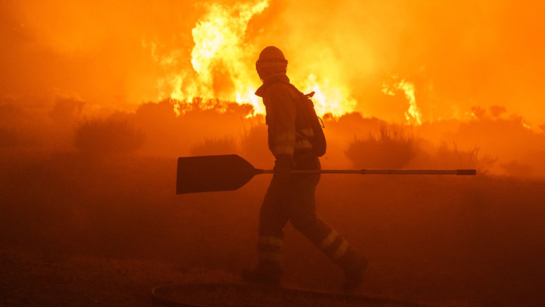 VIDEO  Incendiu puternic de vegetație în centrul Spaniei. Peste 500 de hectare de pădure pârjolite și sute de localnici evacuați