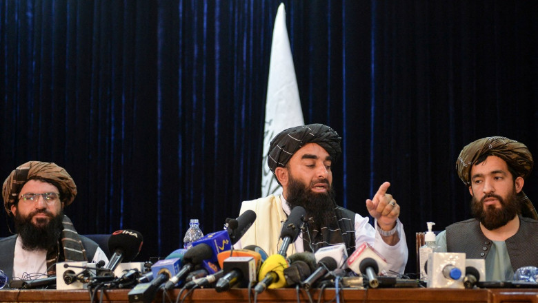 talibani in fata microfoanelor la prima conferinta de presa