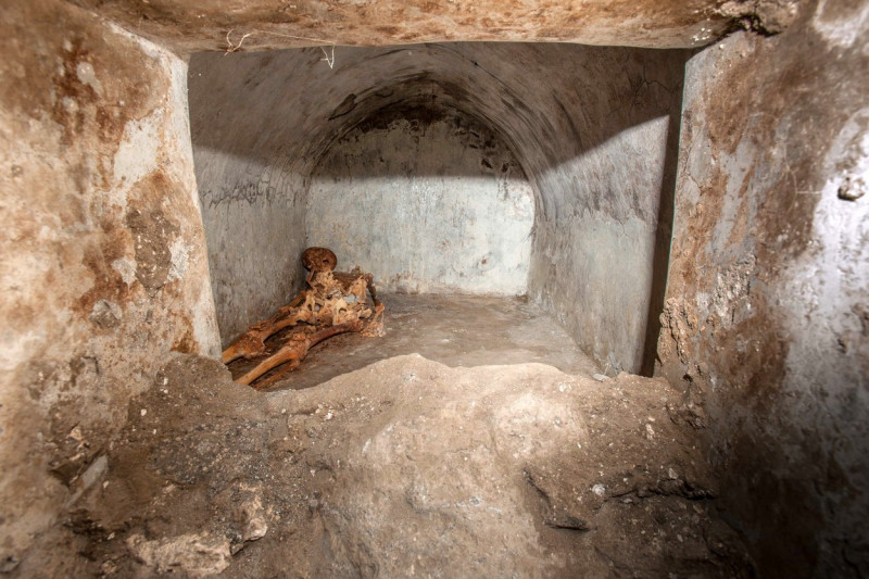 Mormântul unui fost sclav eliberat, devenit magistrat roman şi patron al artelor, descoperit la Pompeii. Foto: Profimedia Images