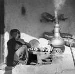 Bărbat afgan cu narghilea în anii 1960