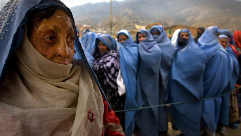 femei din afganistan