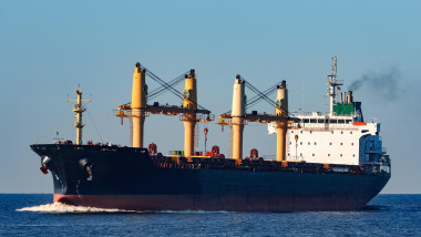 navă cargo în marea baltică