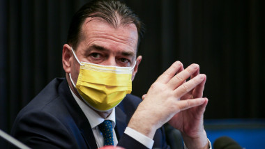Ludovic Orban poartă mască la o ședință.