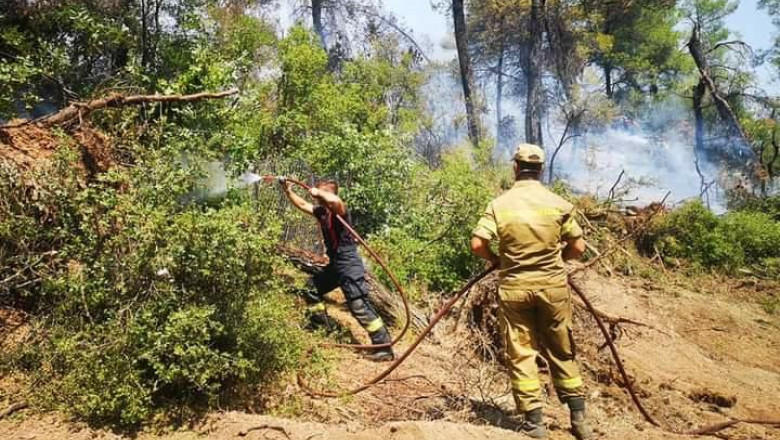 Pompieri români în lupta cu incendiile din Grecia.