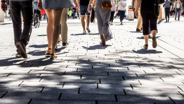 Many people walking in the city center in Vienna