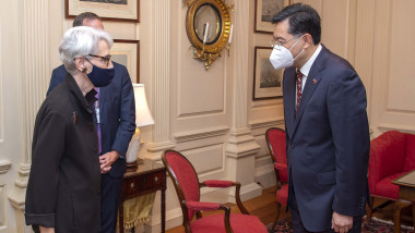 Sercetarul adjunct de stat Wendy Sherman l-a primit pe ambasadorul Chinei la Washington, Qin Gang