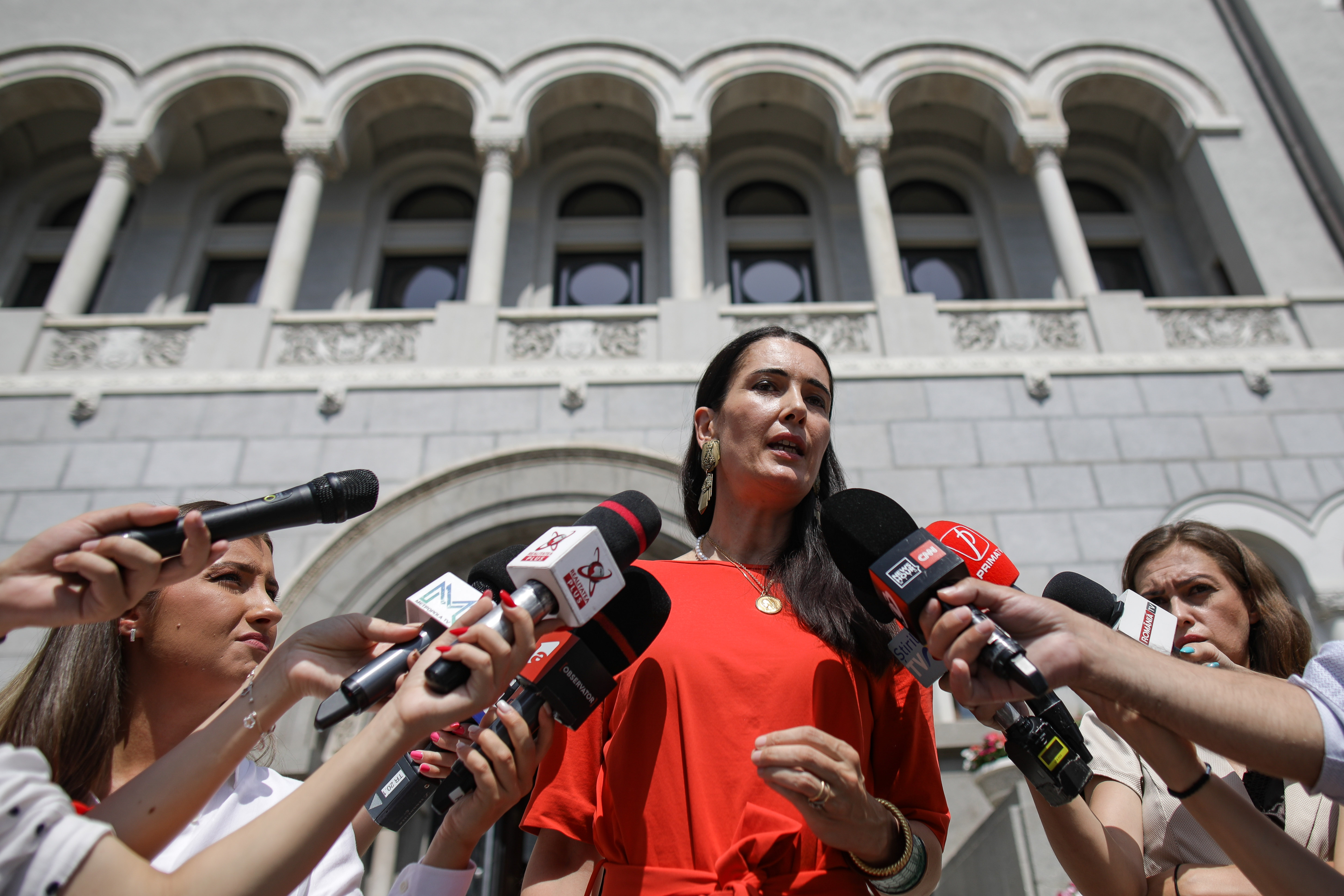 Clotilde Armand: Centrul de vaccinare Romexpo s-ar putea închide. Edilul dă vina pe PNL și PSD că nu au votat rectificarea bugetară