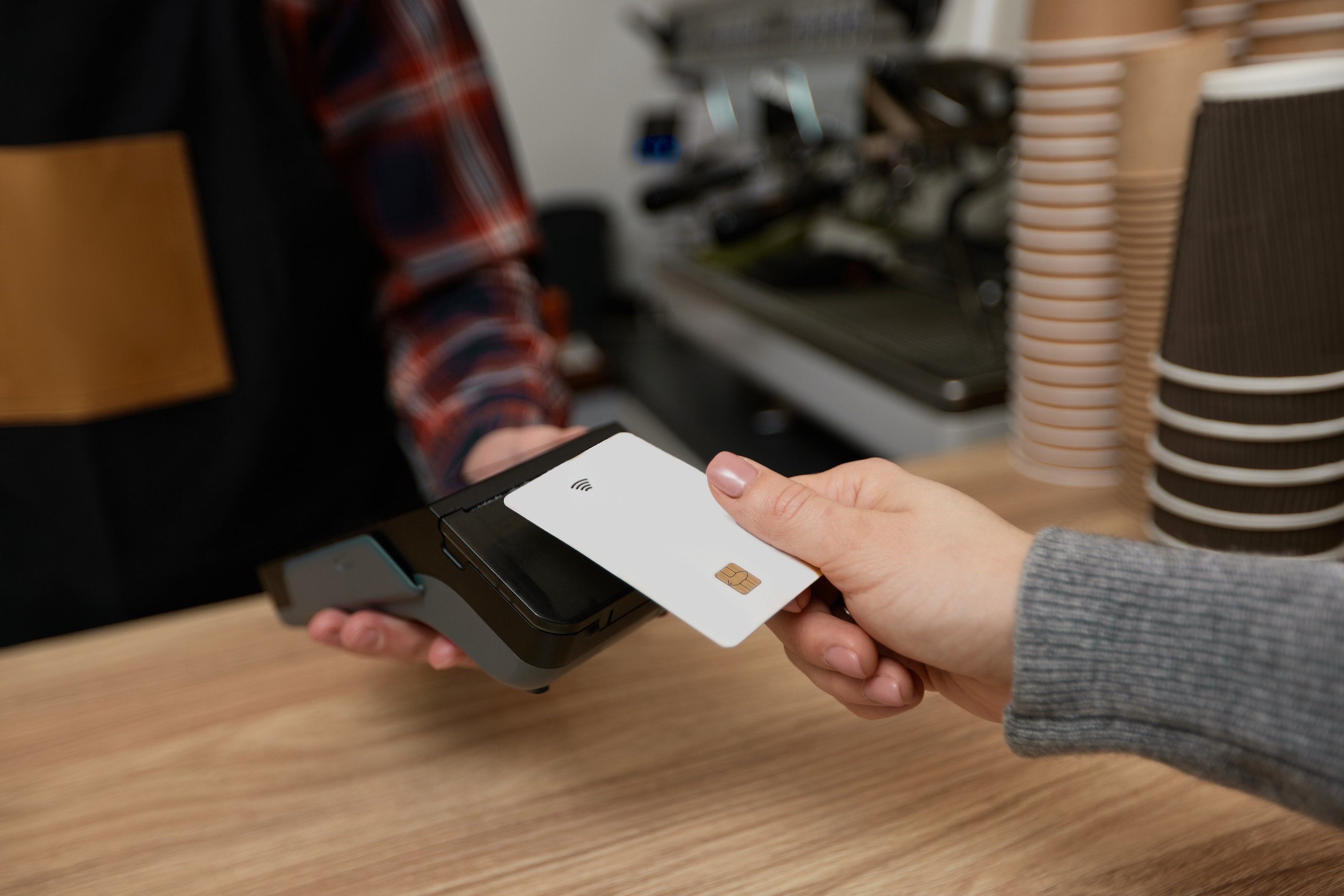 Proiect de lege: Cont bancar gratuit pentru fiecare român, pentru pensie, salariu, economii și plăţi