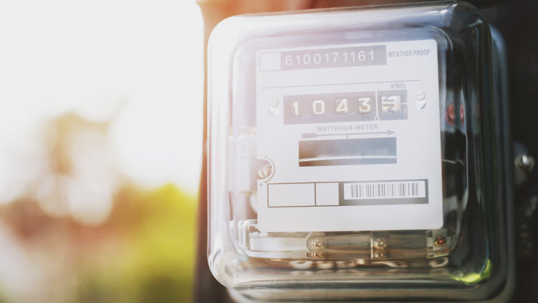Guvernul a publicat proiectul de OUG privind plafonarea prețurilor la energie electrică și gaze