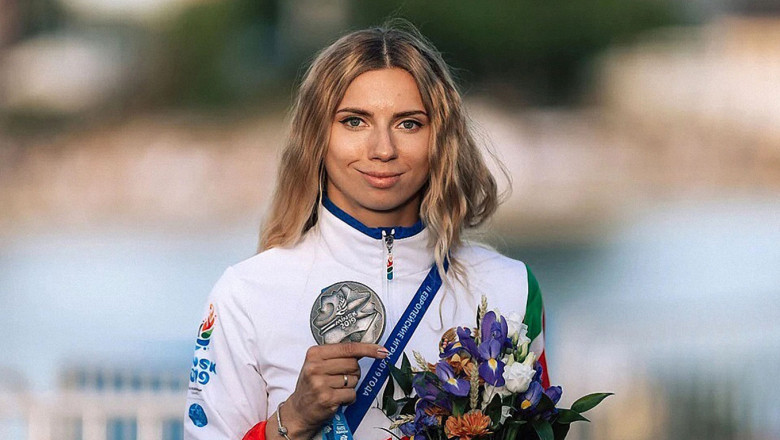 Kristina Țimanovskaia și medalia câștigată în 2019