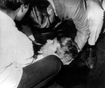 robert kennedy la podea dupa ce a fost impuscat in 1968 profimedia-0192520576