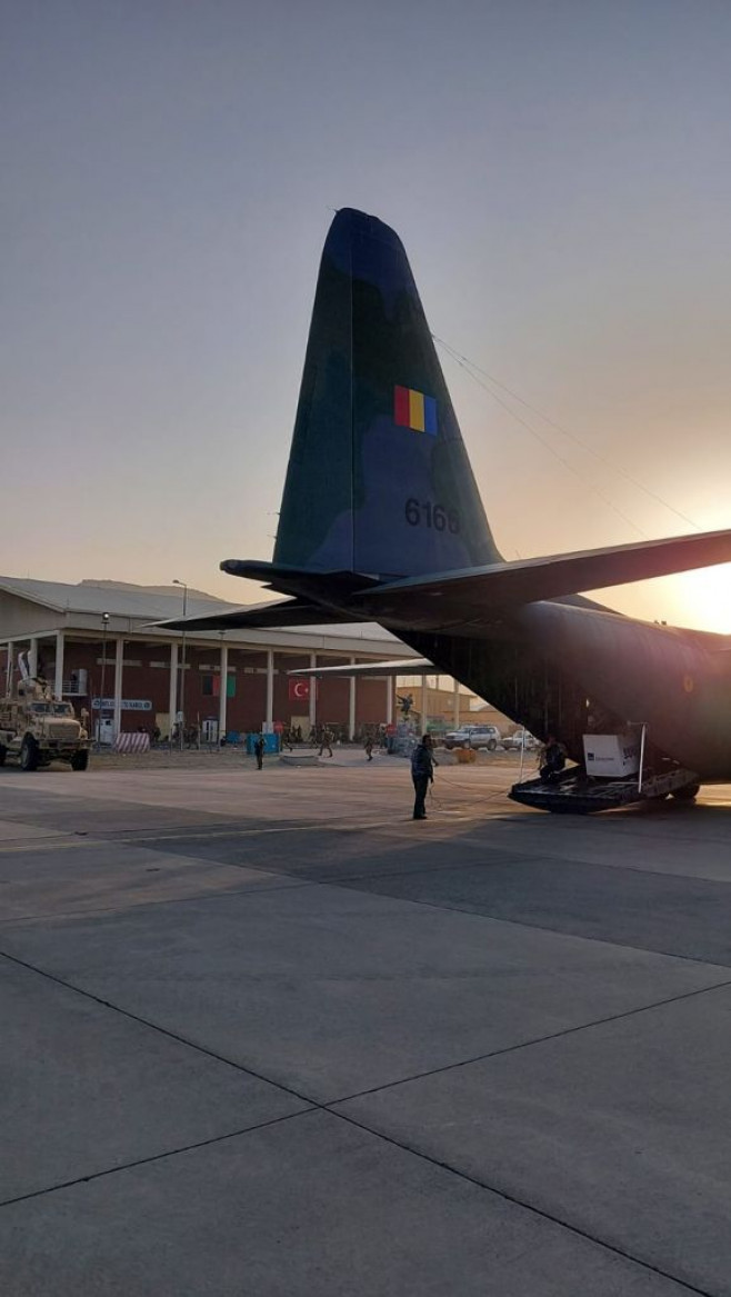 evacuare-roman-afganistan-avion-MAPN5