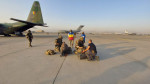 evacuare-roman-afganistan-avion-MAPN4