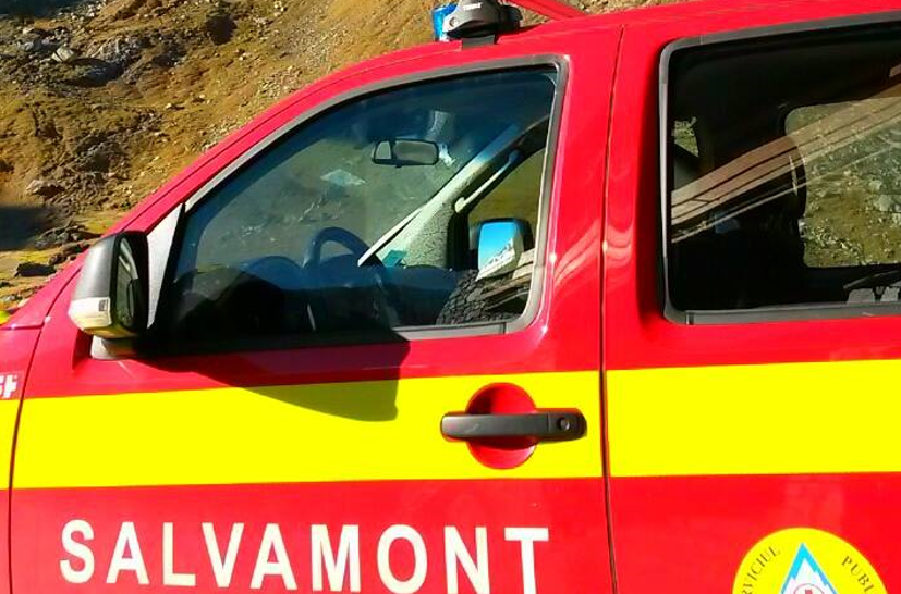 O femeie este în stare gravă după ce a căzut 200 de metri într-o râpă în masivul Bucegi