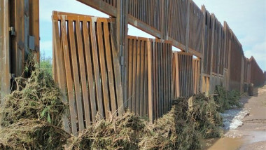 Zidul construit în mandatul lui Donald Trump la granița cu Mexicul s-a deteriorat.