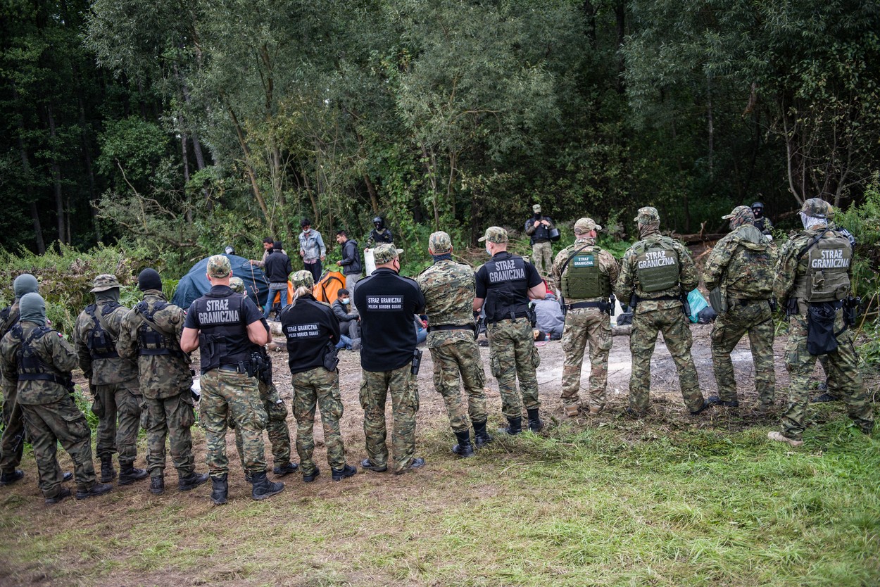 Polonia legalizează respingerea migranţilor ilegali la graniţele sale: cererile de azil vor rămâne „fără examinare”