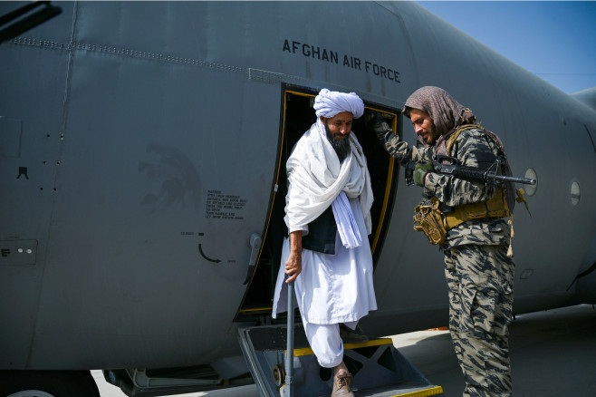 talibani-aeroport-profimedia14