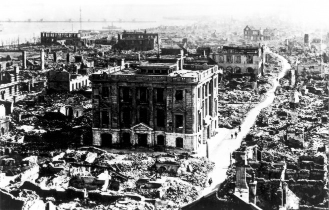 Japan: Scene of destruction in Tokyo after the Great Kanto Earthquake of 1923. Central Tokyo viewed from the roof of the Imperial Hotel