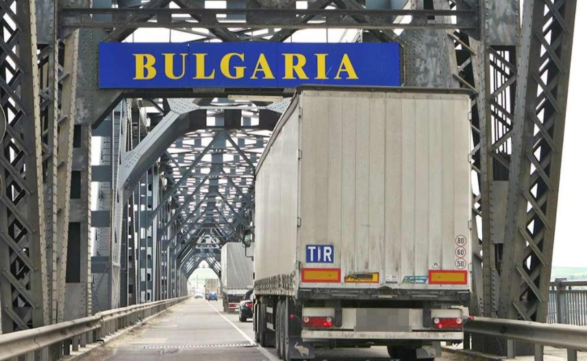 Doi români care se întorceau din Grecia au fost arestați în Bulgaria pentru tentativă de mituire a polițiștilor de frontieră